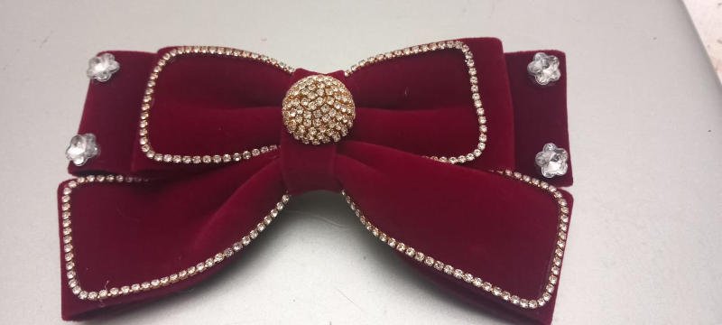 Barrette strass rouge