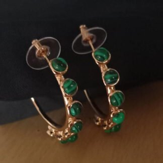 Créoles en malakite vert signées Maje.